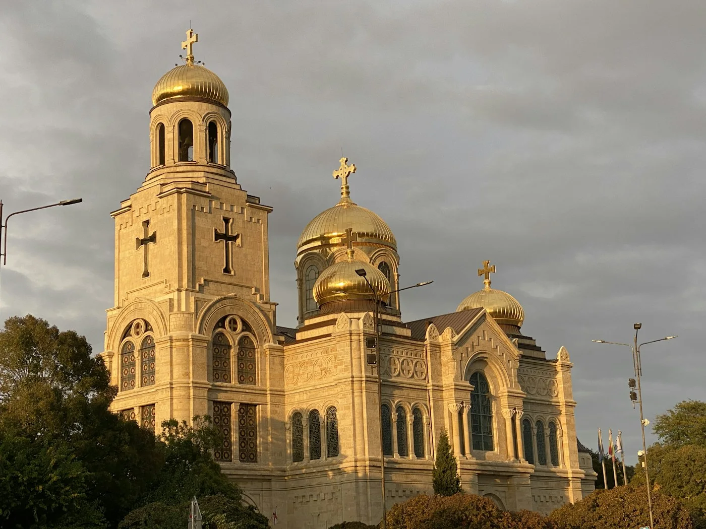 Катедралата „Успение Богородично“ във Варна